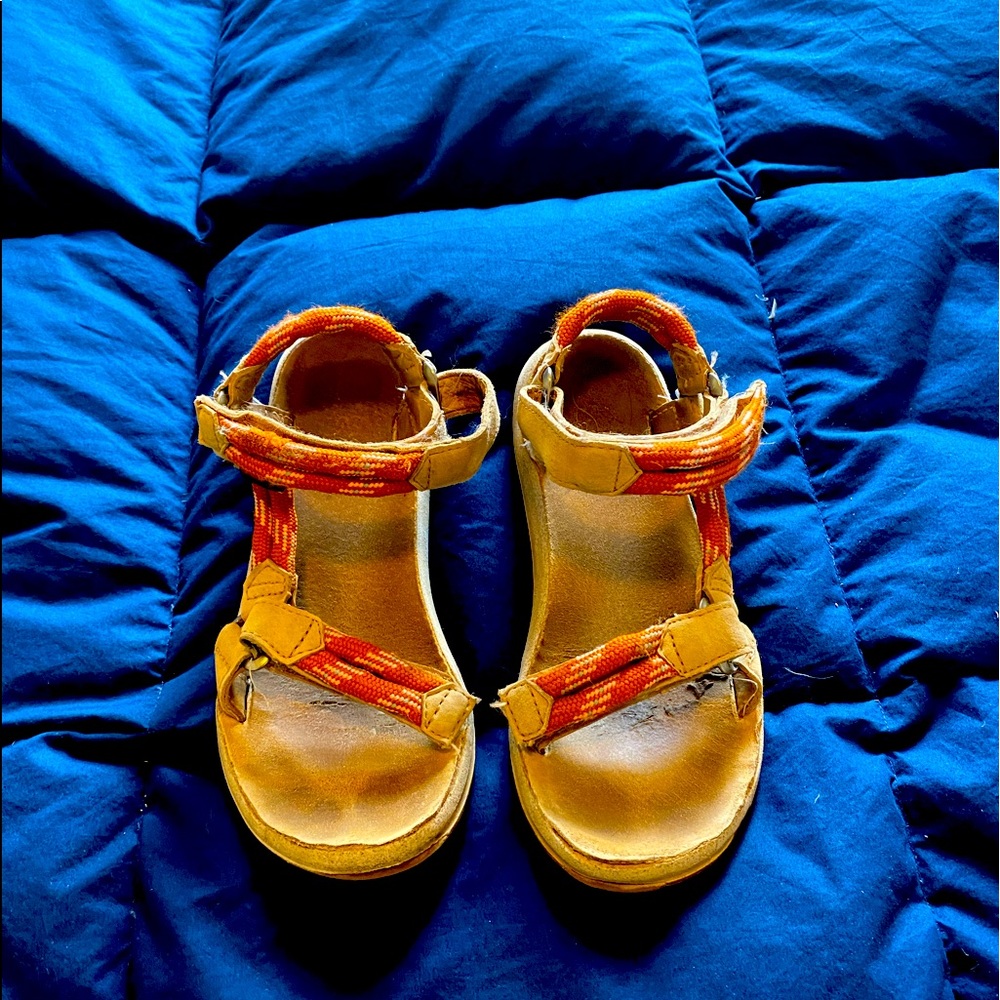 Used tevas size 7 rope